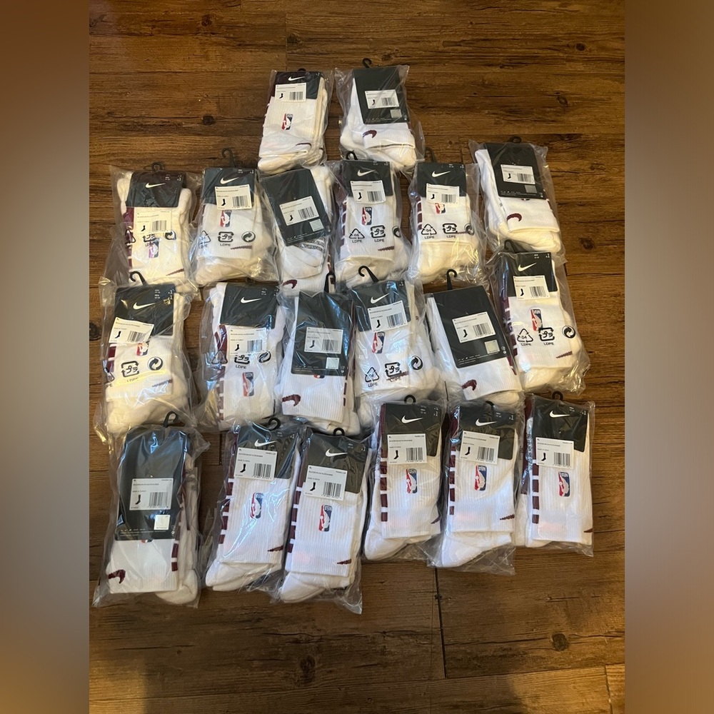 20 pairs of Nike authentic nba socks